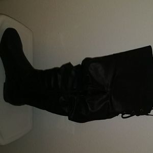 Knees high black boots